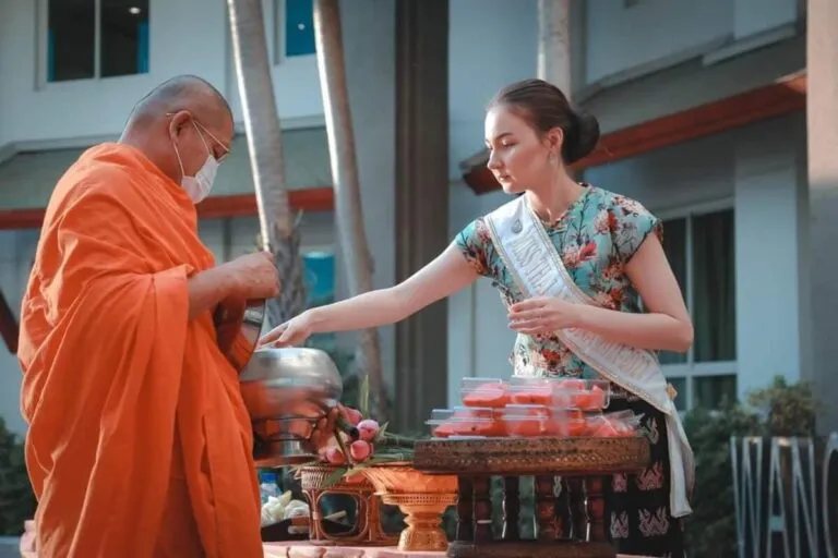 ให้การต้อนรับ Jessica longstreth : Miss Thai-Arizona 2021-2022 นางสาวไทยอริโซน่า คือ ทูตวัฒนธรรม ในโอกาสปฏิบัติภารกิจเผยแพร่วัฒนธรรมจังหวัดพิษณุโลก